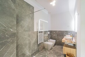 Panoramic Lake Suites
