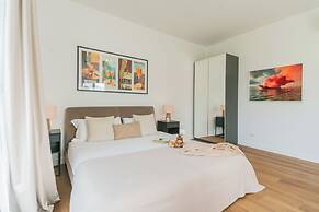 Panoramic Lake Suites