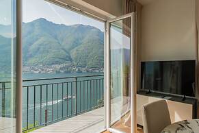 Panoramic Lake Suites