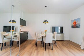 Panoramic Lake Suites