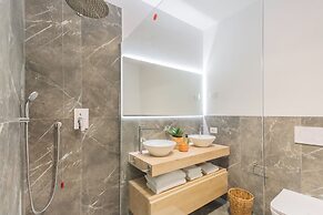 Panoramic Lake Suites
