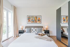 Panoramic Lake Suites