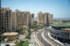 Elegant Palm Studio with Sea View & Pool