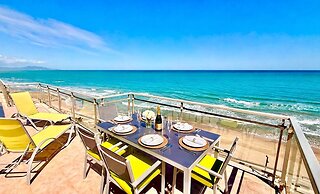 Beachfront Penthouse, 360 Large Private Terrace