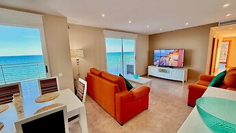 Beachfront Penthouse, 360 Large Private Terrace