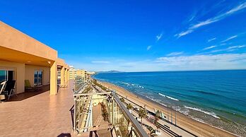 Beachfront Penthouse, 360 Large Private Terrace