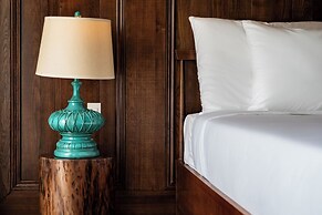 Bai Dinh Riverside Resort & Spa