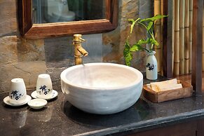 Bai Dinh Riverside Resort & Spa