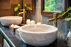 Bai Dinh Riverside Resort & Spa