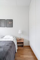 Comfy 1BR Apt with Sauna - Best Location
