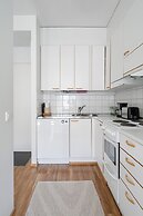Comfy 1BR Apt with Sauna - Best Location