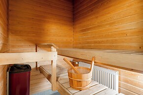 Comfy 1BR Apt with Sauna - Best Location