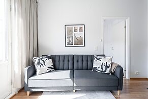 Comfy 1BR Apt with Sauna - Best Location