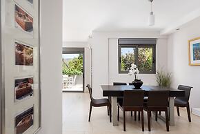 Anavil House Athenian Riviera