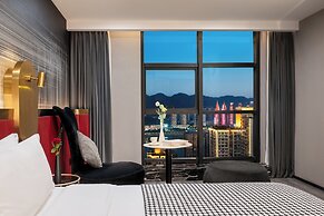 The Move River View Hotel