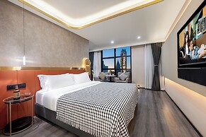The Move River View Hotel