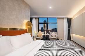 The Move River View Hotel