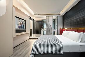 The Move River View Hotel