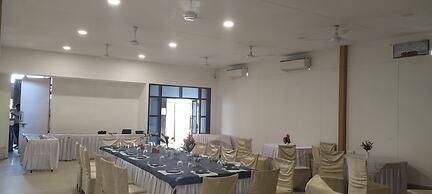 Hotel Sharon Residency