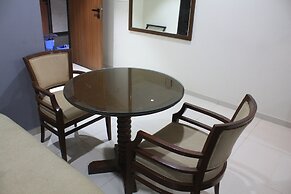 Royal Palace Hotel Surat Velanja