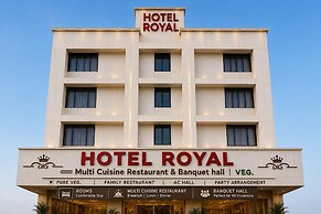 Royal Palace Hotel Surat Velanja