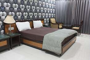 Royal Palace Hotel Surat Velanja