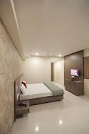 Royal Palace Hotel Surat Velanja