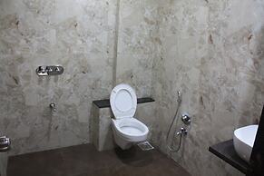 Royal Palace Hotel Surat Velanja
