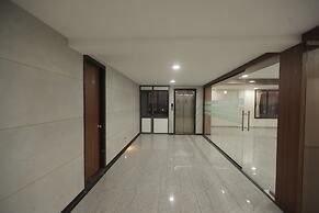 Royal Palace Hotel Surat Velanja