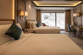 Pearl Continental Attabad Lake