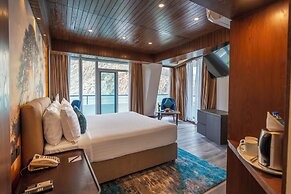 Pearl Continental Attabad Lake