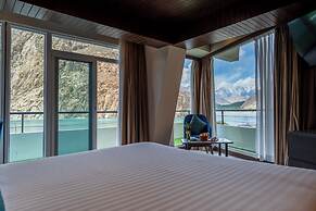 Pearl Continental Attabad Lake