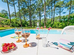 Superior Villa Escape in Lacanau