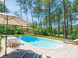 Superior Villa Escape in Lacanau