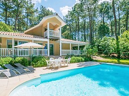 Superior Villa Escape in Lacanau