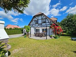 Large, Comfortable Holiday Home Near the Lake