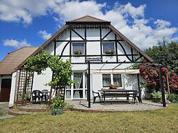 Large, Comfortable Holiday Home Near the Lake