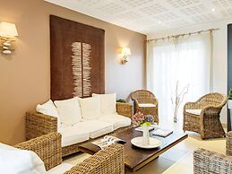 Coastal Apartment Escape in Cancale