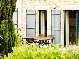 Coastal Apartment Escape in Cancale