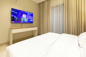 Spacious & Charming Stay Smart TV