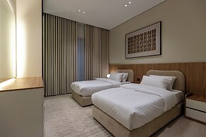 Spacious & Charming Stay Smart TV