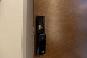 Spacious & Charming Stay Smart TV