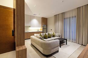 Spacious & Charming Stay Smart TV