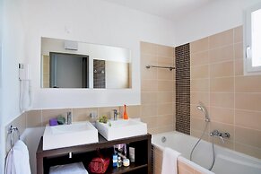 Luxury Luberon Villa With Pool for 10