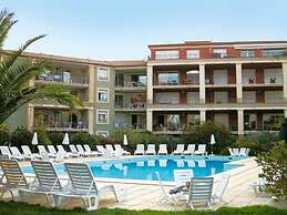 Apartment for 8 by the Beach
