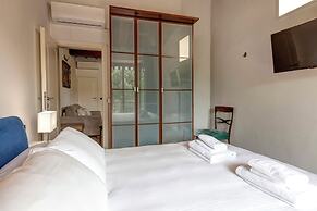 Romana Apartment by Mamo Florence
