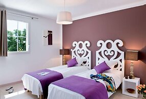 Gorgeous Villa for 8 People With Pool