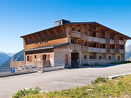 Spacious Mountain Apartment for 8