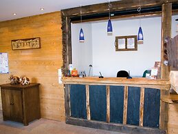 Spacious Mountain Apartment for 8