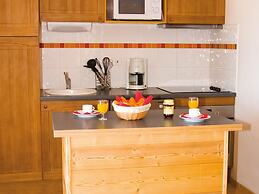 Spacious Mountain Apartment for 8